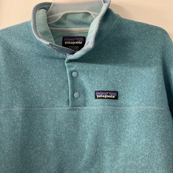 Like NEW light blue Patagonia pullover! This is in GREAT condition! - Picture 3 of 3